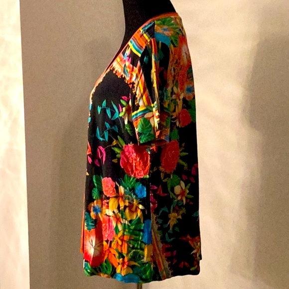 Johnny Was V-neck Swing Top Size L - Picture 3 of 9